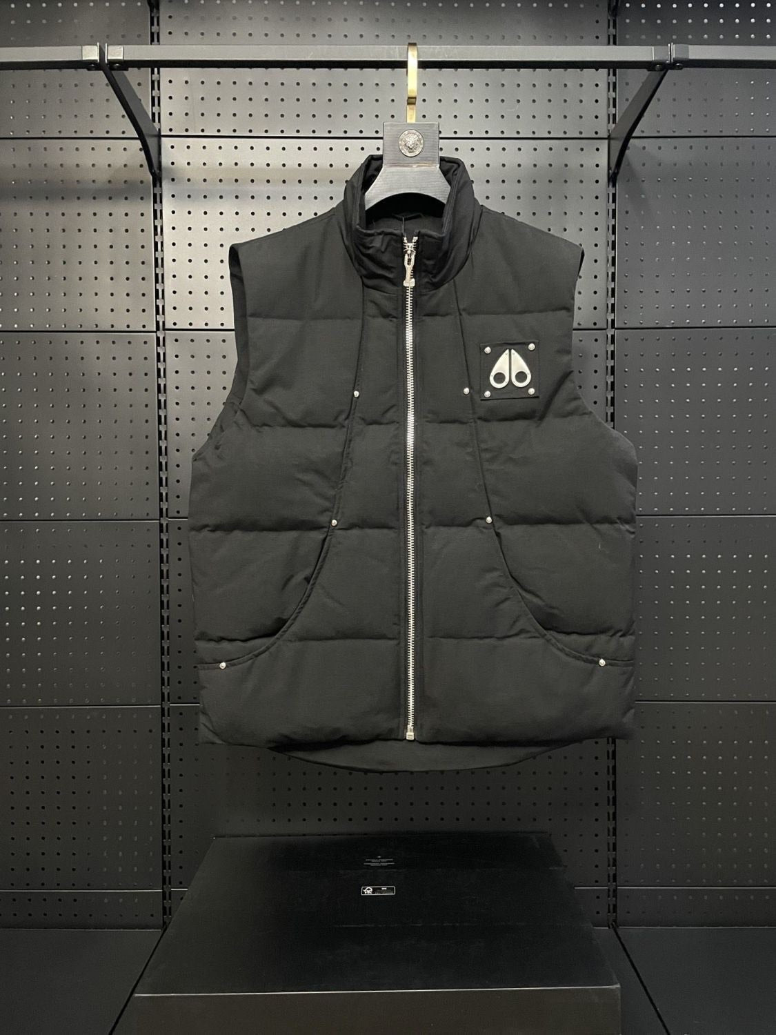 Moose Knuckles Sleeveless Vest Black